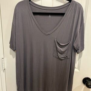 Kyte Women’s Relaxed Gray V-Neck T-Shirt with Pocket- Size M
